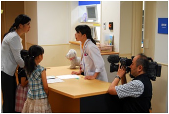 薬剤部にNHKの取材が入ったときの様子(2006.7)の画像